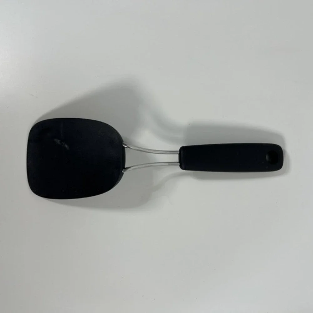 Oxo Good Grips‎ Solid Spatula Turner Flipper Large Black Nylon Thin Flexible
